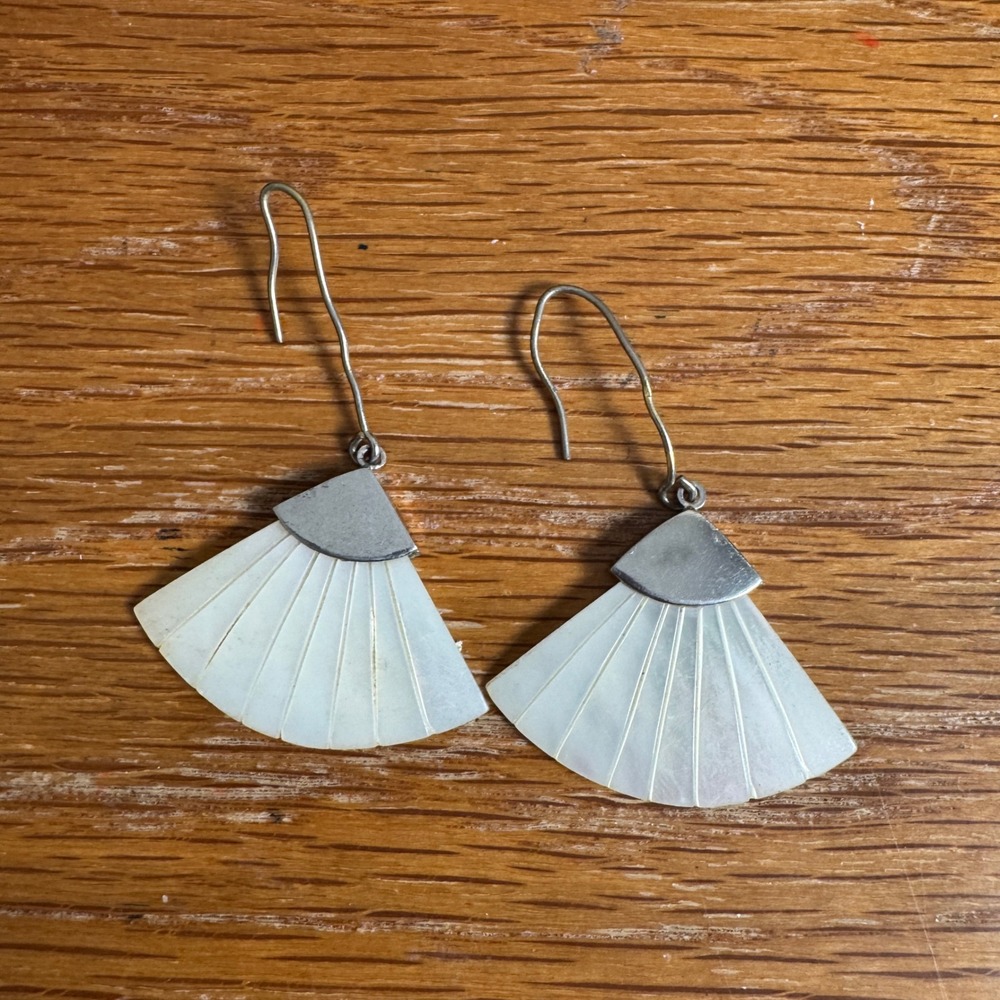 Vintage Mother‎ of Pearl Fan Dangle Earrings Silver Tone Shell Inlay Drop